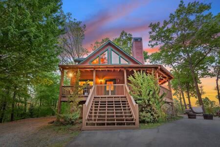 Views In - Waffle Bar-king Bed-hottub Holiday home *