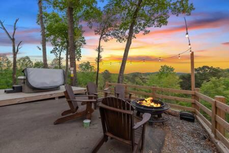 Views In - Waffle Bar-king Bed-hottub Holiday home
