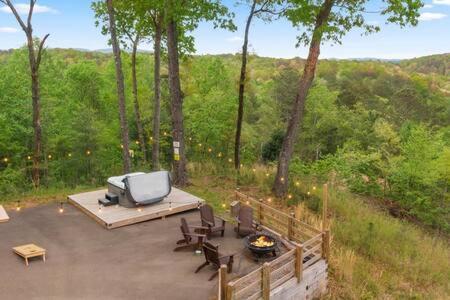 Holiday home Views In - Waffle Bar-king Bed-hottub *