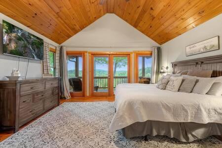 Views In - Waffle Bar-king Bed-hottub *