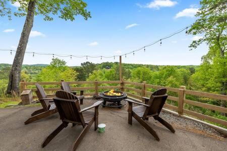Views In - Waffle Bar-king Bed-hottub