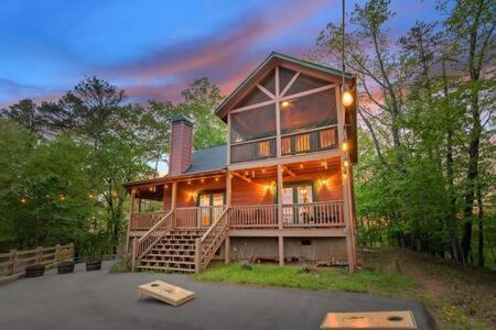 Holiday home Views In - Waffle Bar-king Bed-hottub Ellijay