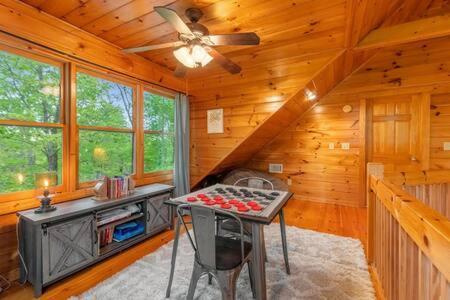 Views In - Waffle Bar-king Bed-hottub Holiday home Ellijay