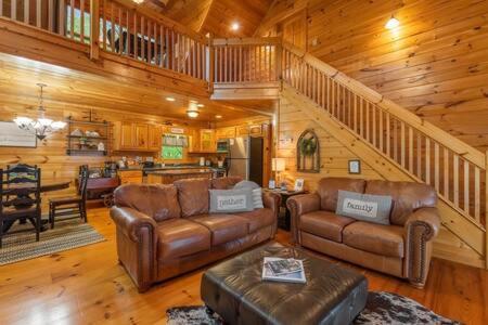 Views In - Waffle Bar-king Bed-hottub *
