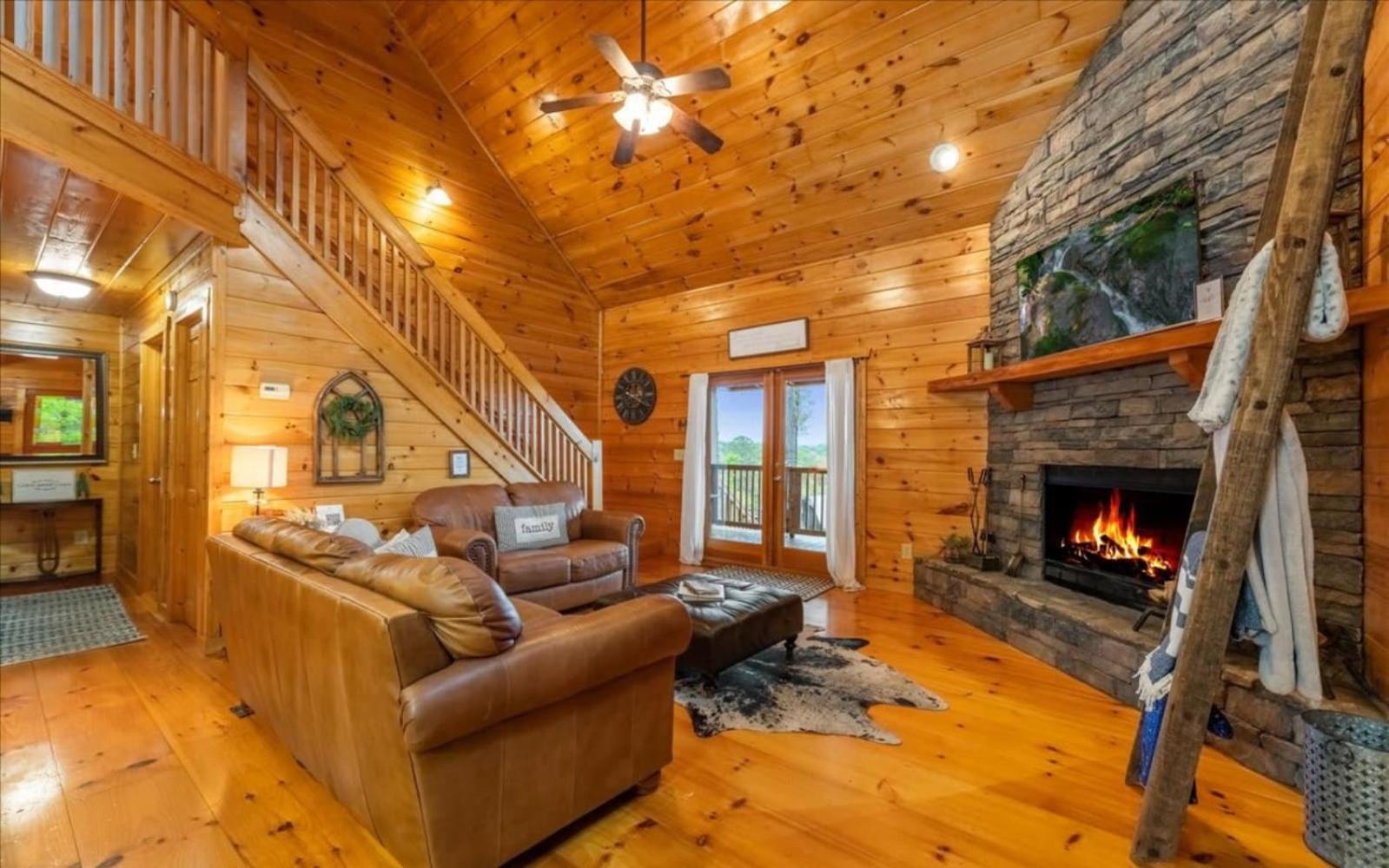 Views In - Waffle Bar-king Bed-hottub * Ellijay