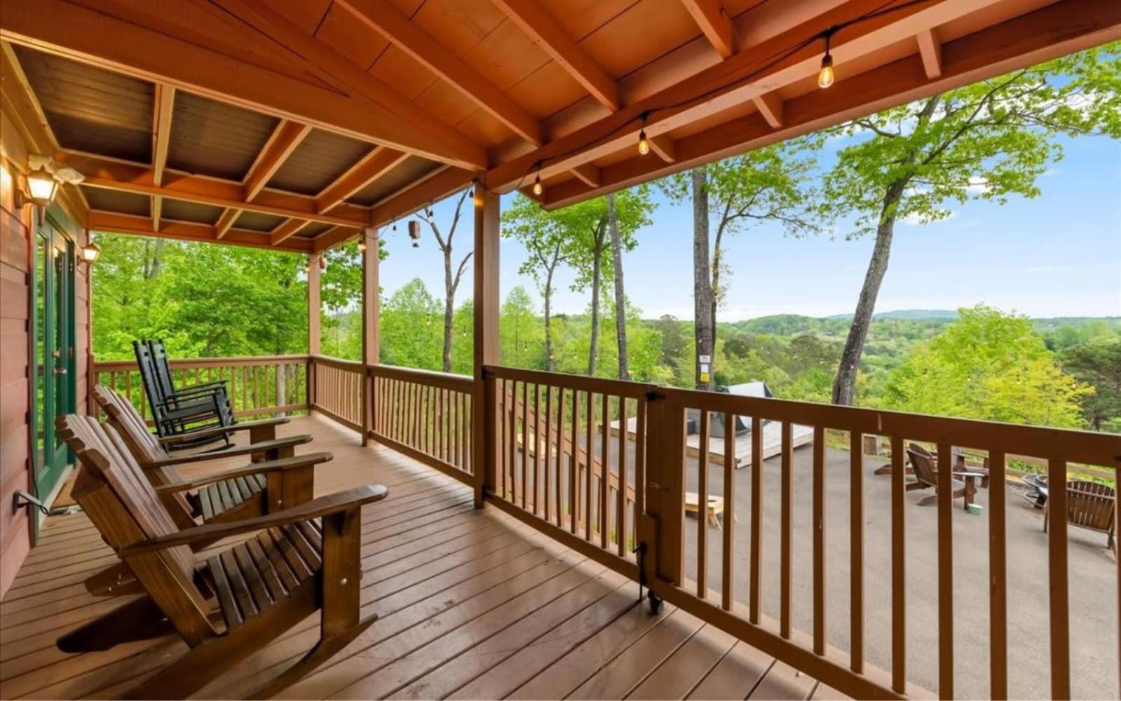 Holiday home Views In - Waffle Bar-king Bed-hottub *